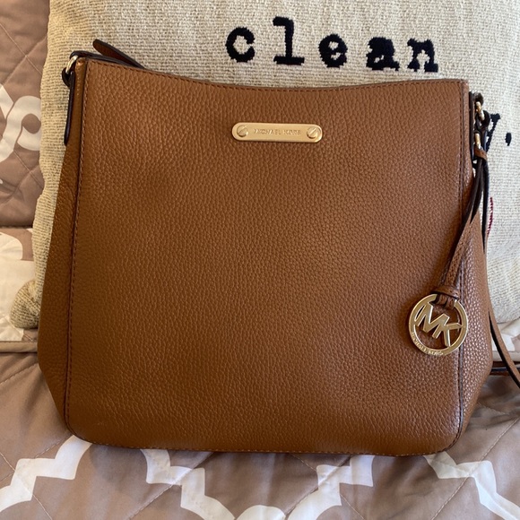 Michael kors purse - Picture 5 of 8